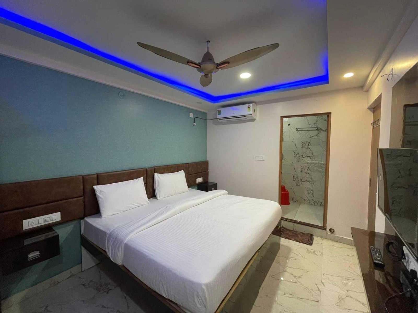 Oyo Hotel Pvg Comfort Chik Banavar Bagian luar foto