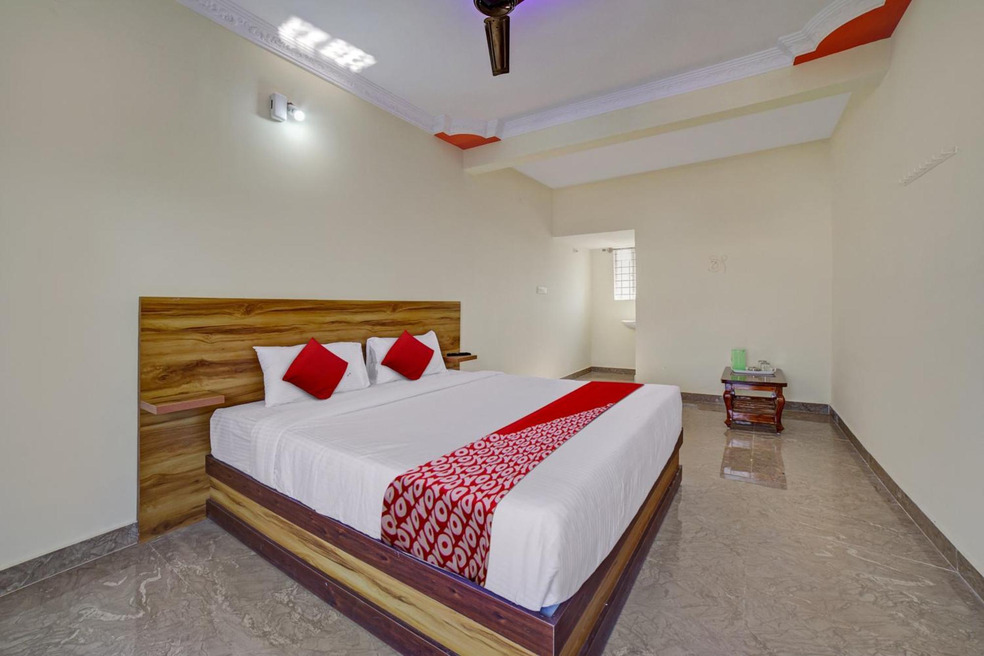 Oyo Hotel Pvg Comfort Chik Banavar Bagian luar foto