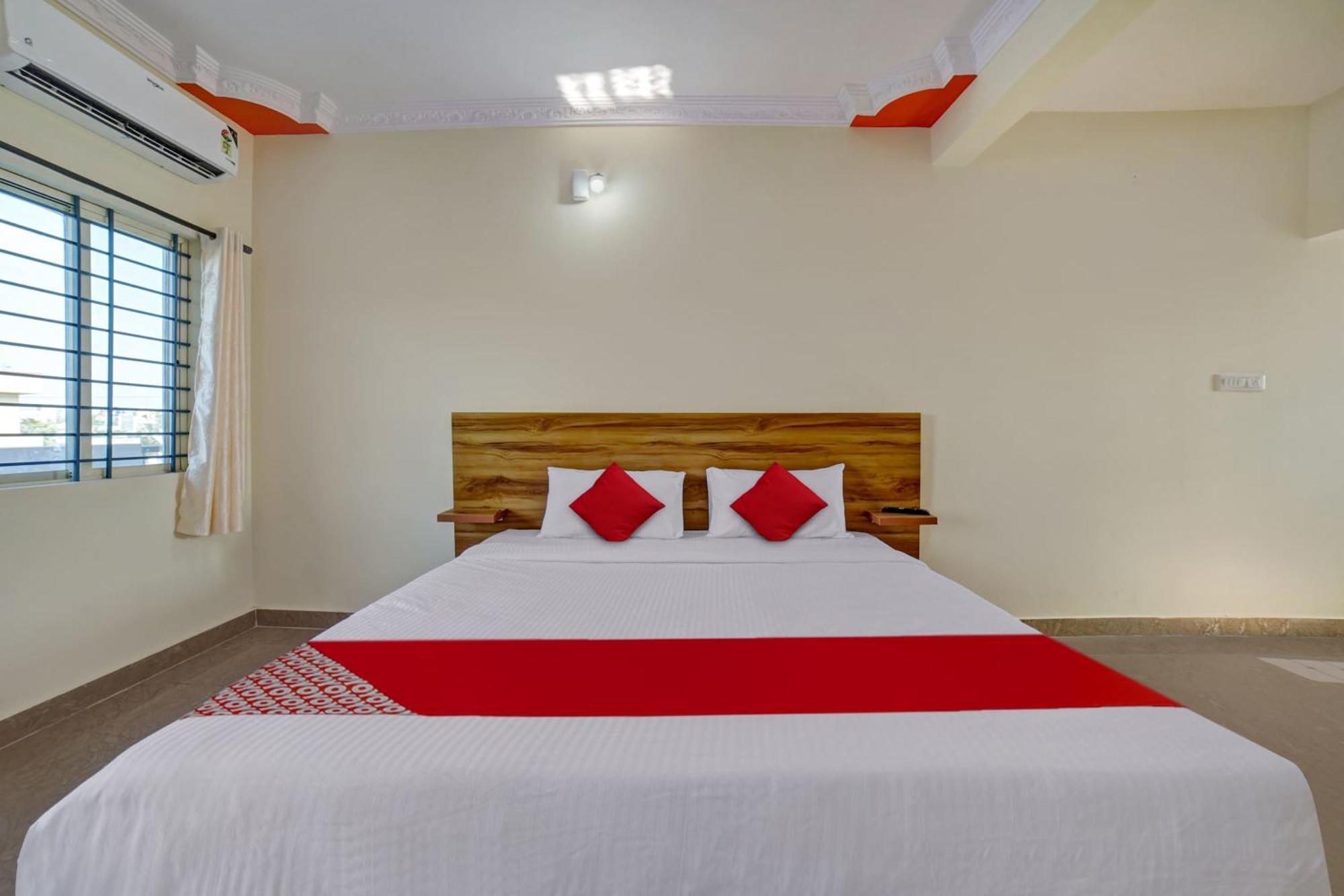 Oyo Hotel Pvg Comfort Chik Banavar Bagian luar foto