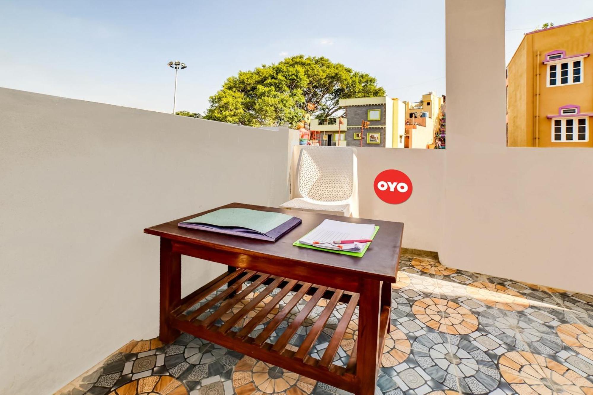 Oyo Hotel Pvg Comfort Chik Banavar Bagian luar foto